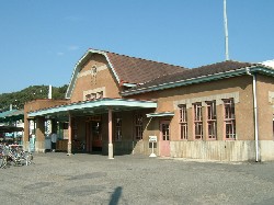 西桐生駅の駅舎