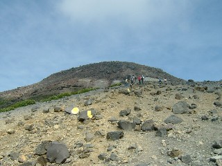 茶臼岳の登山道
