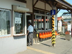 岩宿駅の改札