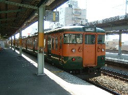桐生駅停車中の列車